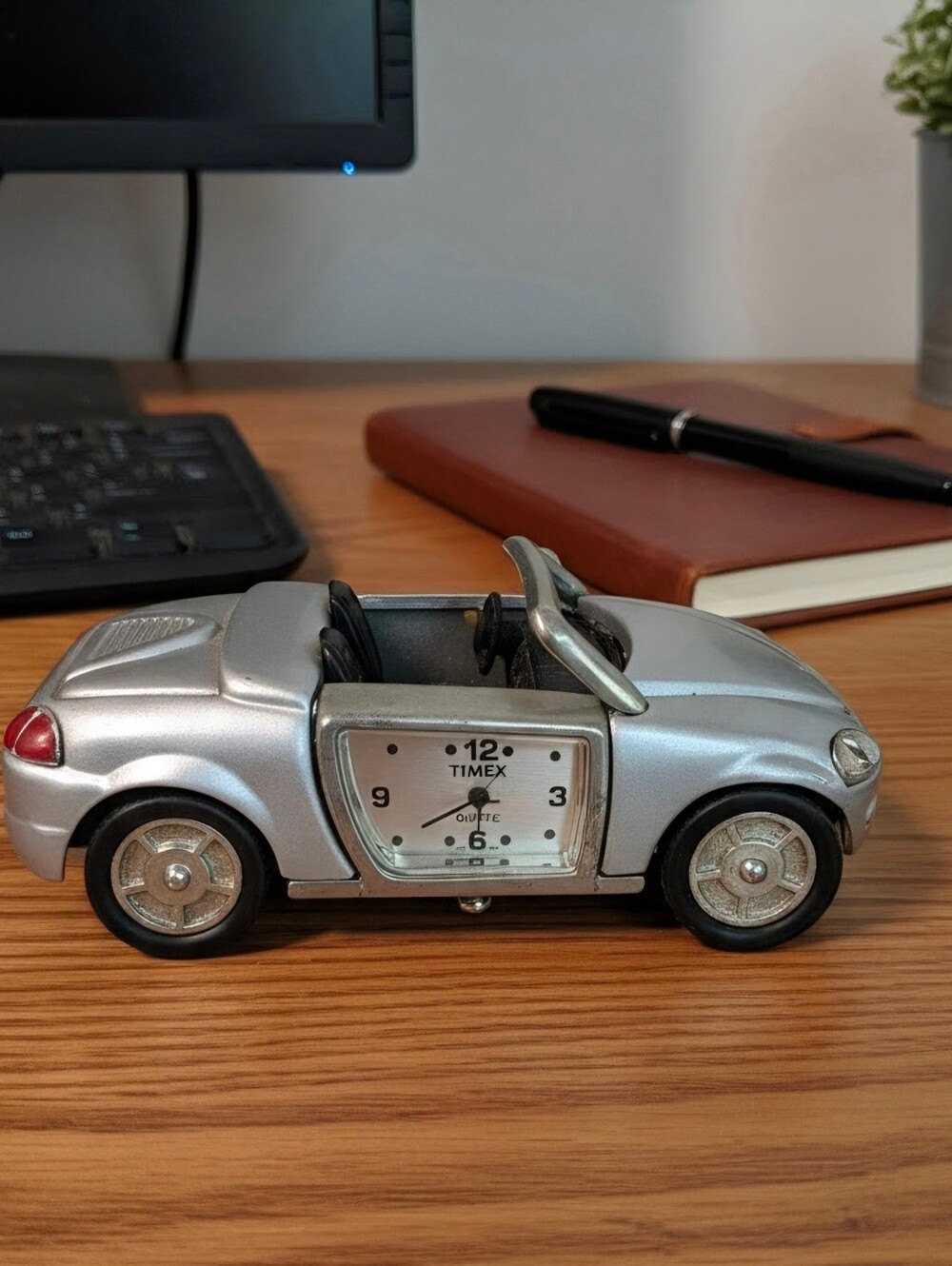 Vtg Waterbury Clock Co. Collectible -  Die-cast sports car desk Clock by Timex.